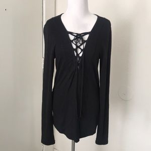 ❌SOLD❌ Long sleeve lace up tee